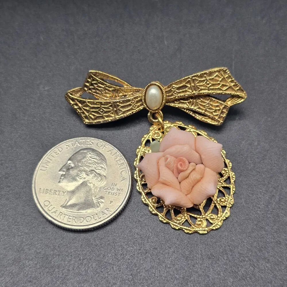 1928 Brand Rose Flower Brooch Gold Tone Bow Faux Pearl Vintage Jewelry - Picture 2 of 6